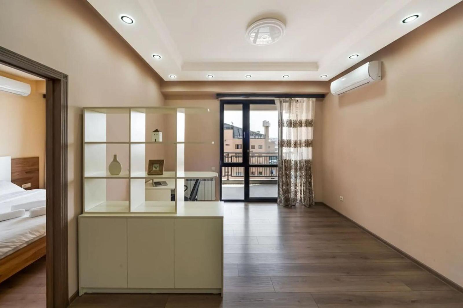 Fantastic Apartments Near Republic Square, Perfect Location, Mystreet Company Erevan Exterior foto