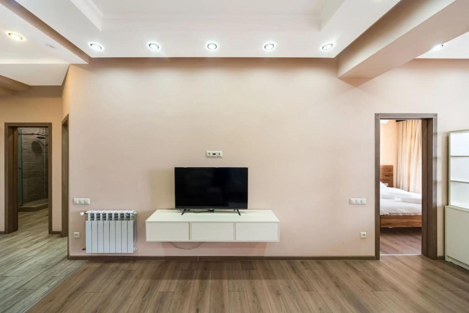 Fantastic Apartments Near Republic Square, Perfect Location, Mystreet Company Erevan Exterior foto